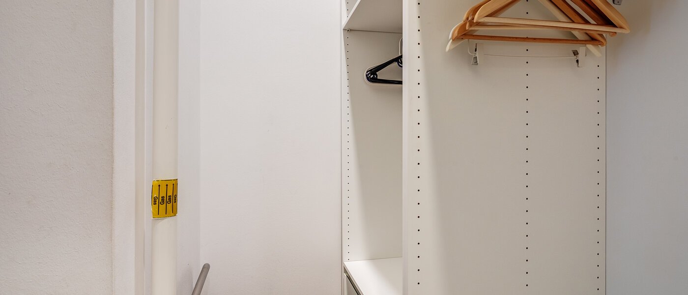 Ploché München Schwabing 03 Šatna 8837