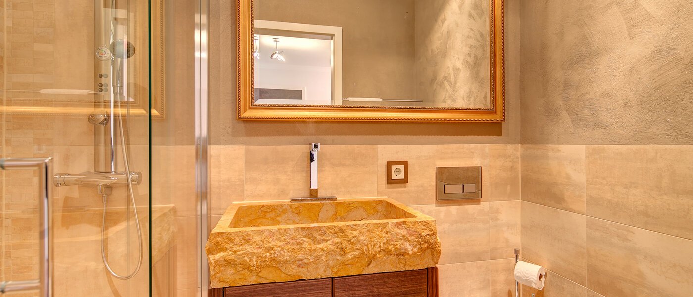 Plat München Schwabing-Nord (zw. Belgrad- & Leopoldstraße) 01 2. badkamer 8881