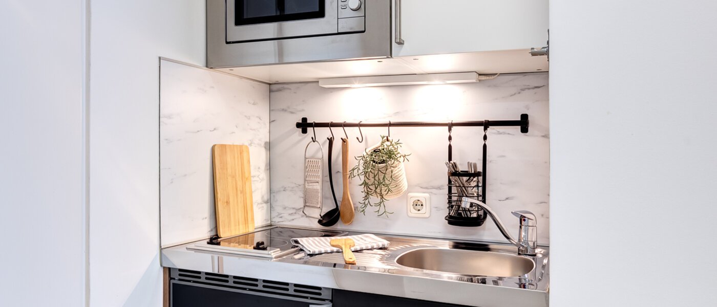 Плоский München Maxvorstadt - Universitätsviertel 01 Кухня 8924