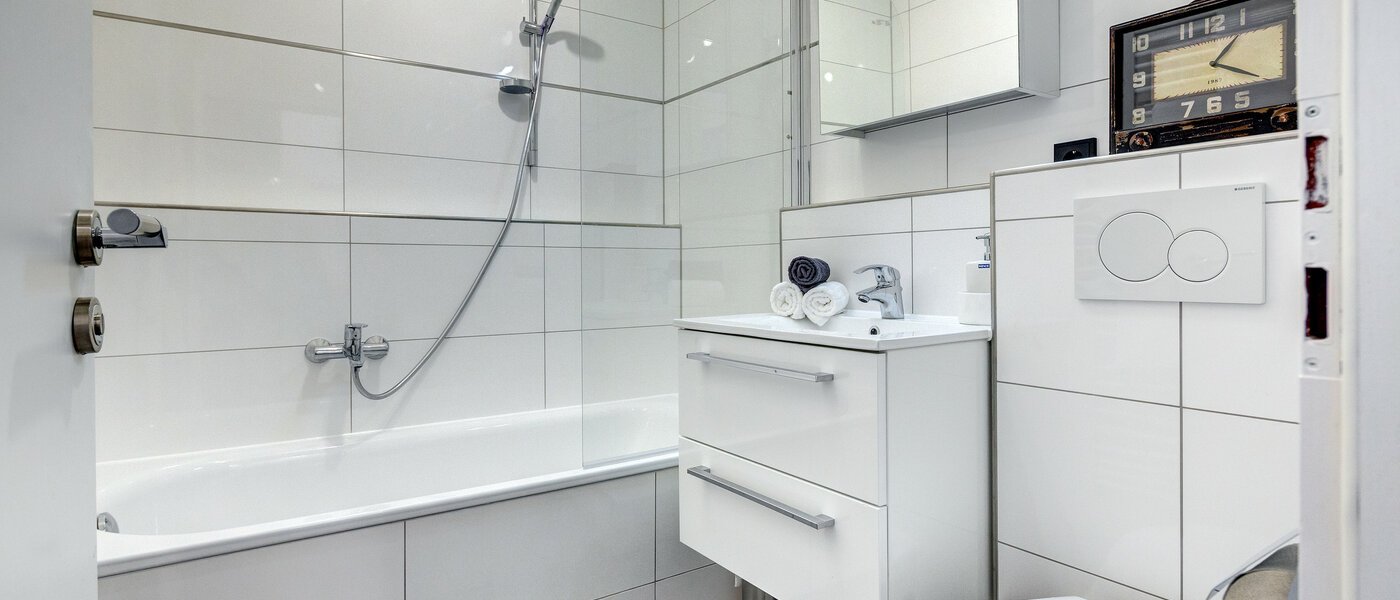 가든 플랫 Neufahrn b. Freising 01 욕실 8976