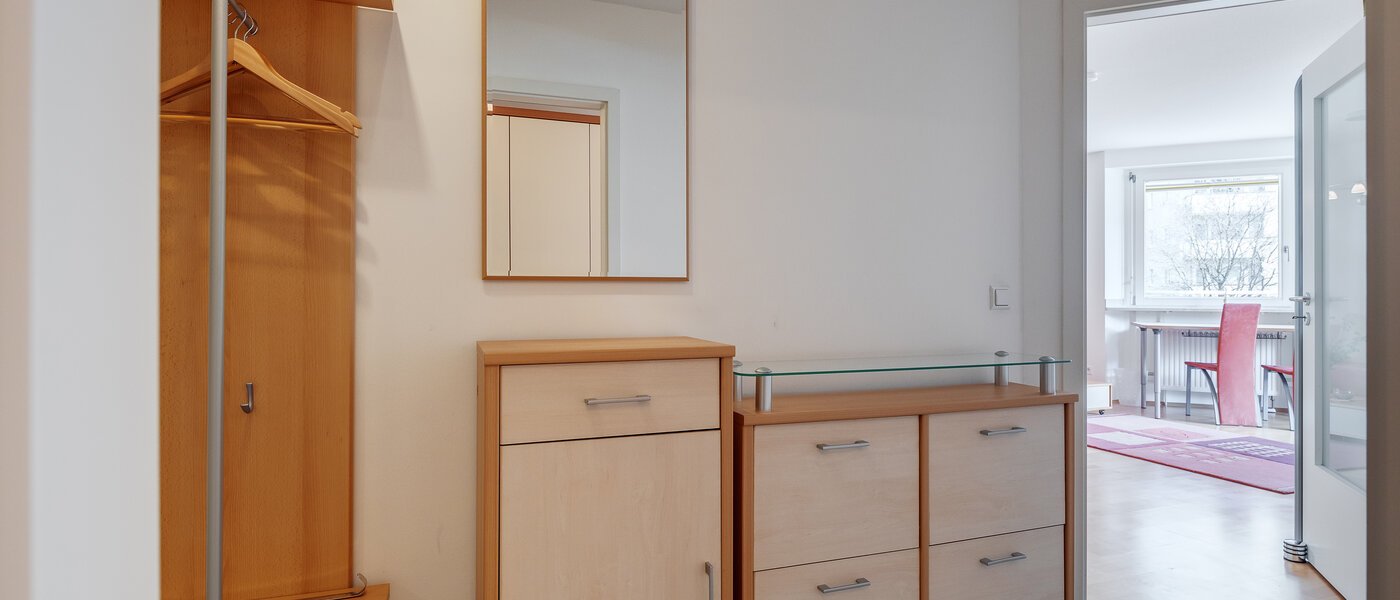 Ploché München Neuhausen 02 Chodba/priestor 8994