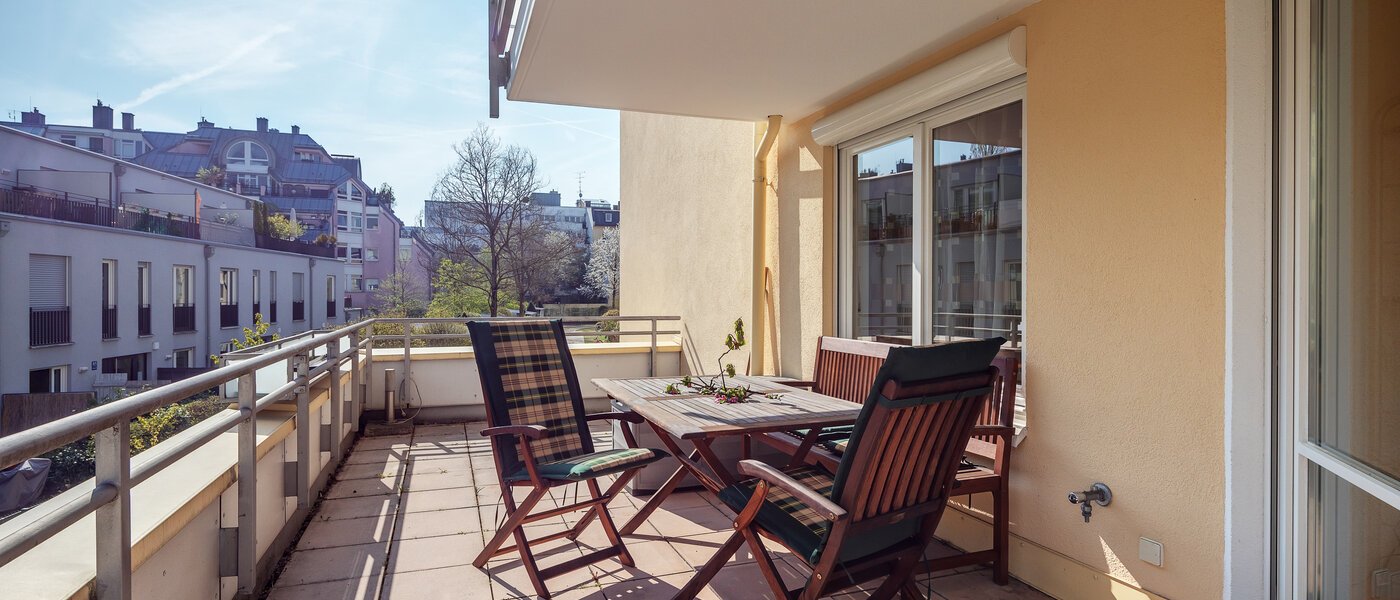 Ploché München Neuhausen 02 Balkón 8994