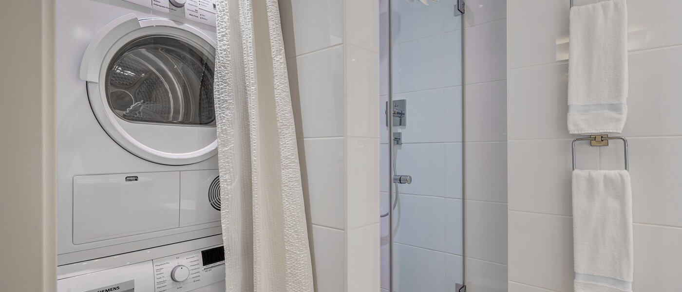 Stanovanje s strešno teraso München Altstadt 04 Kopalnica 9009