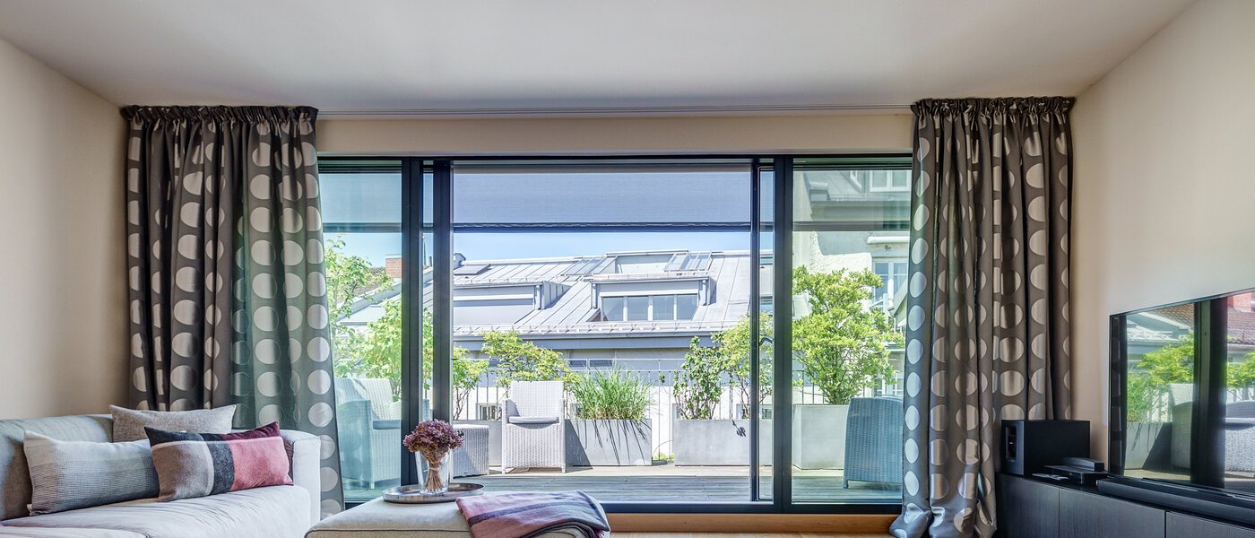 Stanovanje s strešno teraso München Altstadt 02 Dnevni prostor 9009