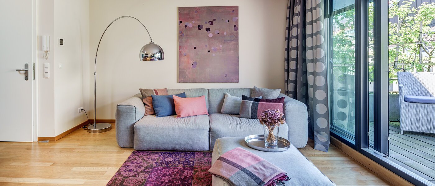 Stanovanje s strešno teraso München Altstadt 06 Dnevni prostor 9009