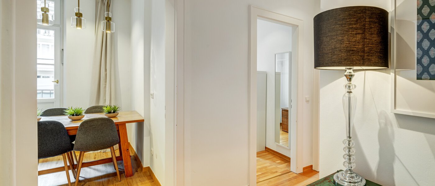 Плоский München Schwabing-West (rund um den Hohenzollernplatz) 02 Коридор/передпокій 9021