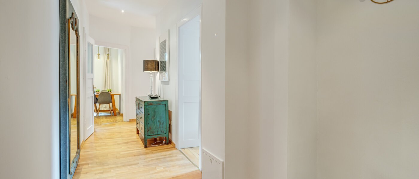 Плоский München Schwabing-West (rund um den Hohenzollernplatz) 03 Коридор/передпокій 9021