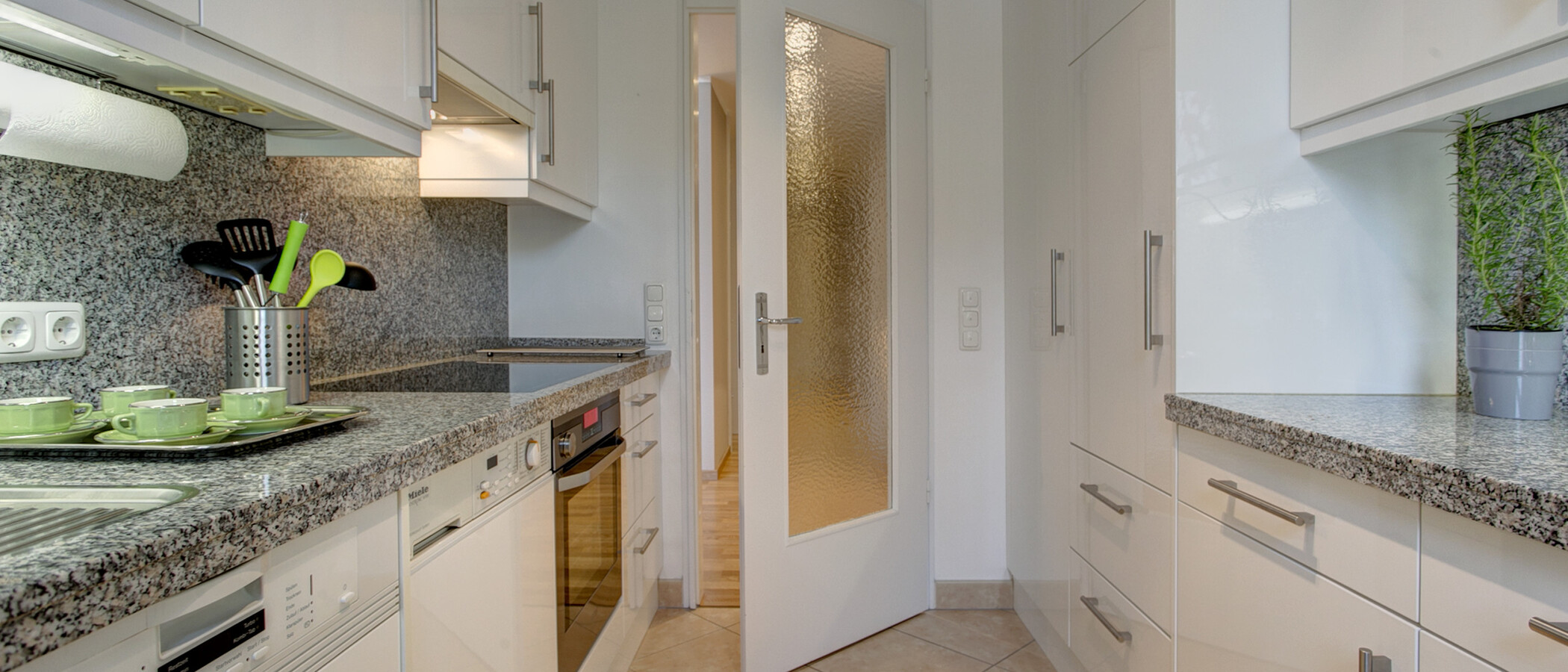 Apartamento com terraço no telhado München Arabellapark 04 Cozinha 9024