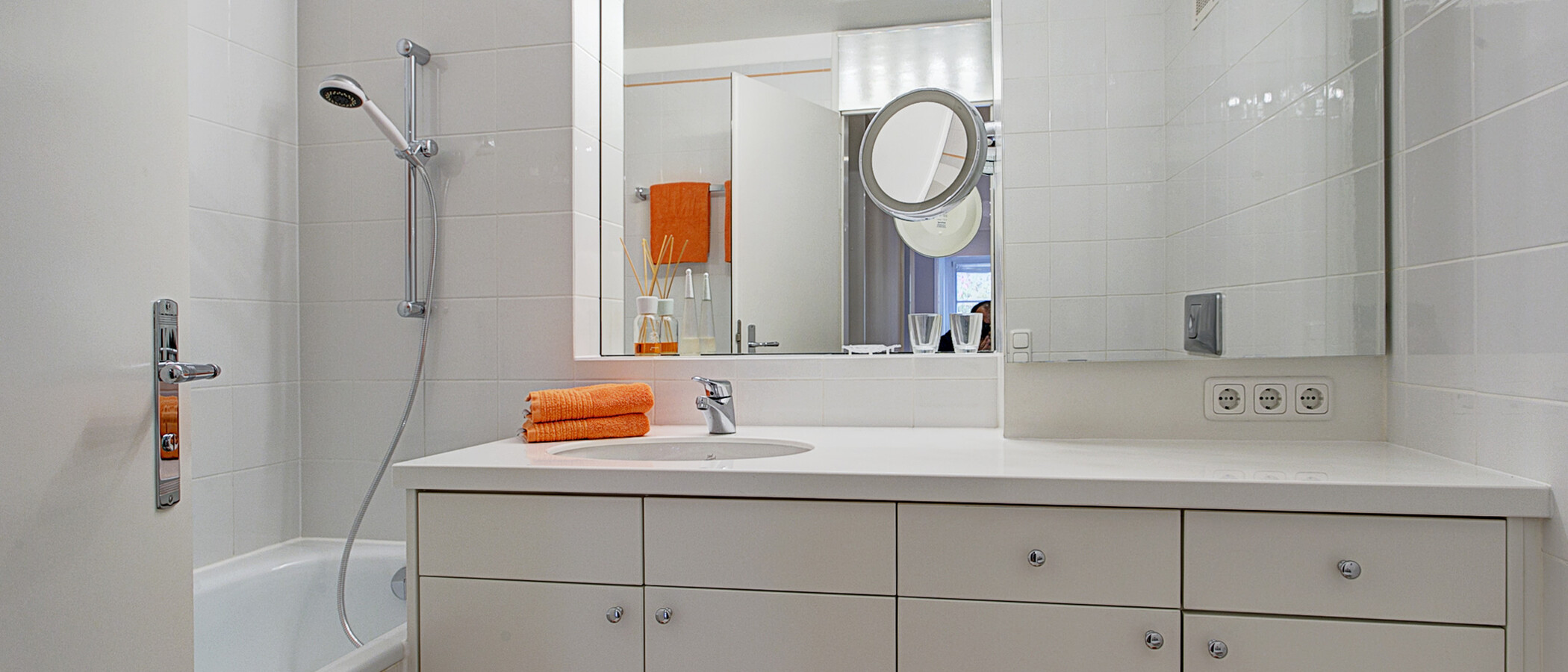 Apartamento com terraço no telhado München Arabellapark 02 Casa de banho 9024