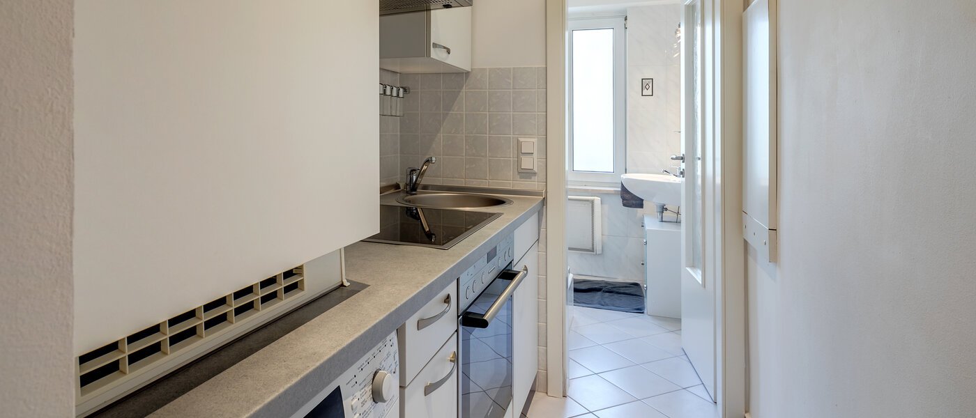 Ploché München Schwabing-Nord (zw. Leopoldstraße & Englischen Garten) 02 Kuchyně 9063