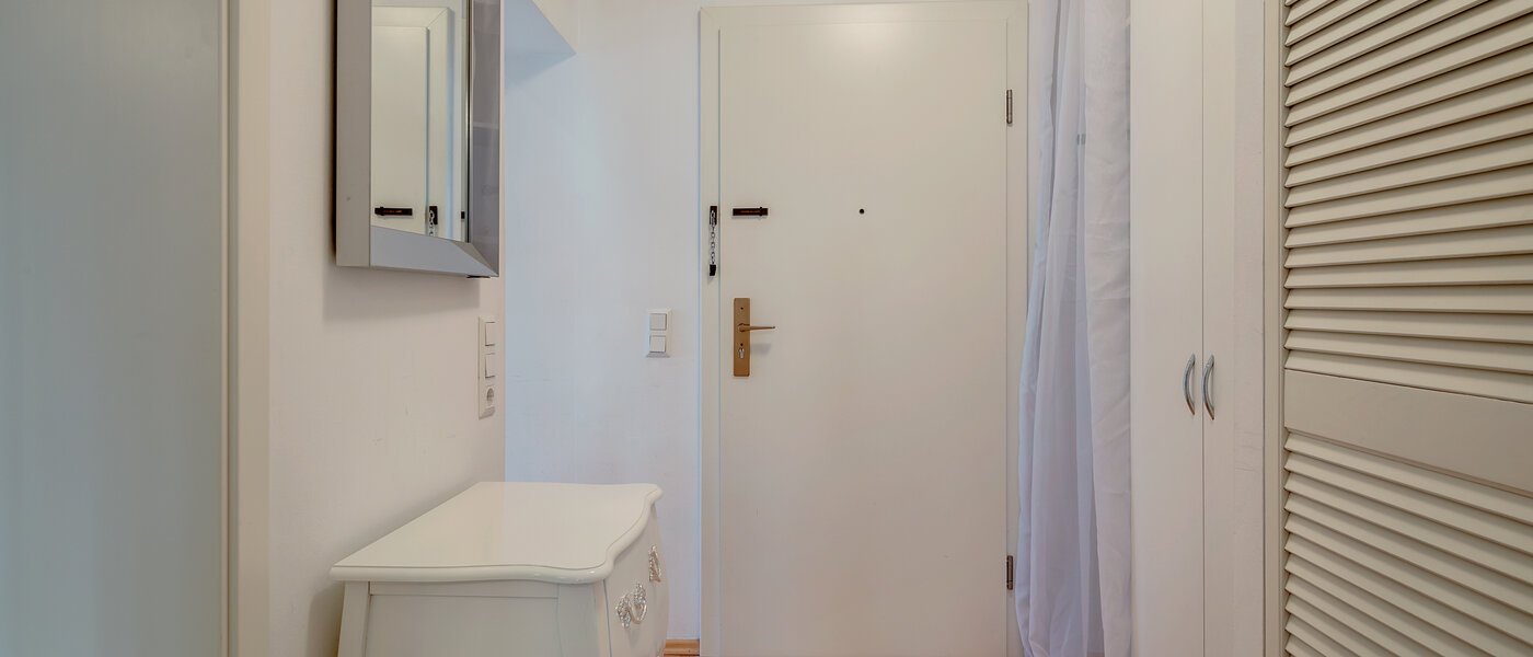 Ploché München Schwabing-Nord (zw. Leopoldstraße & Englischen Garten) 02 Chodba/chodba 9063