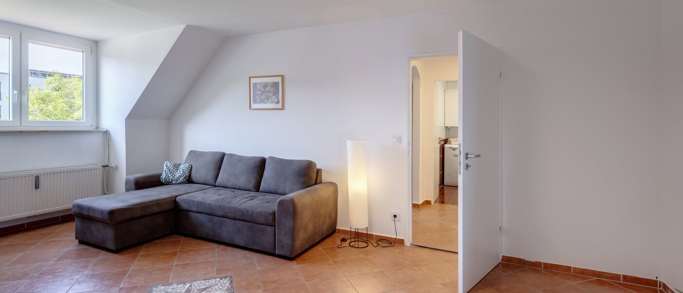 Tetőtéri lakás München Trudering 02 Nappali 9072