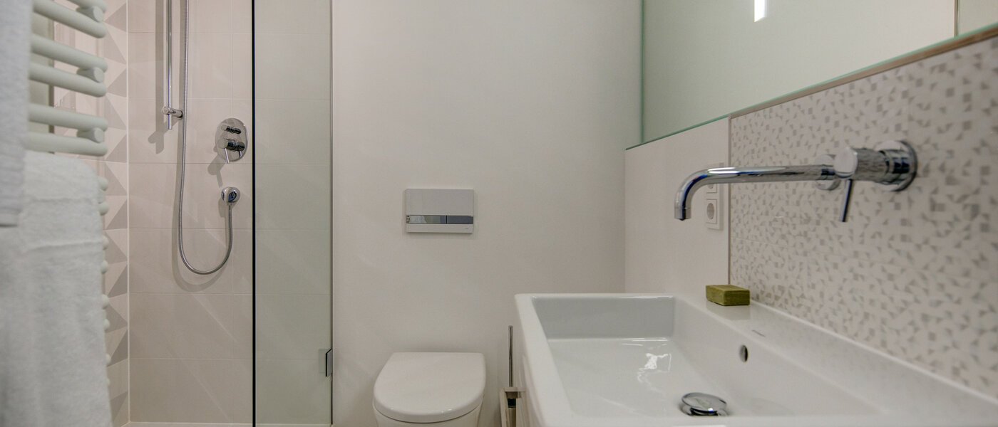 플랫 München Schwabing-Nord (zw. Leopoldstraße & Englischen Garten) 01 욕실 9075