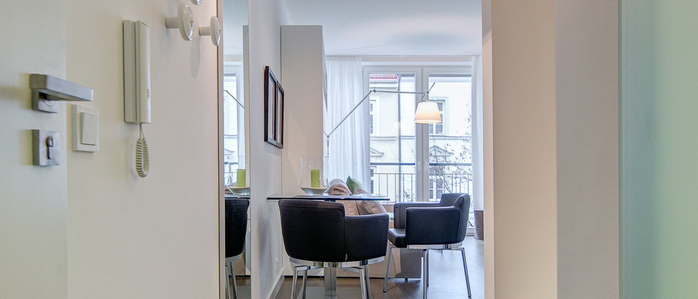 플랫 München Schwabing-Nord (zw. Leopoldstraße & Englischen Garten) 02 복도/복도 9075