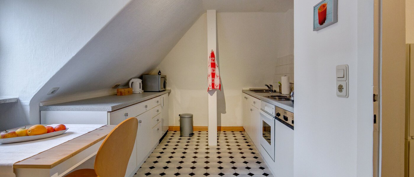 Çatı katı dairesi Gräfelfing 01 Mutfak 9079