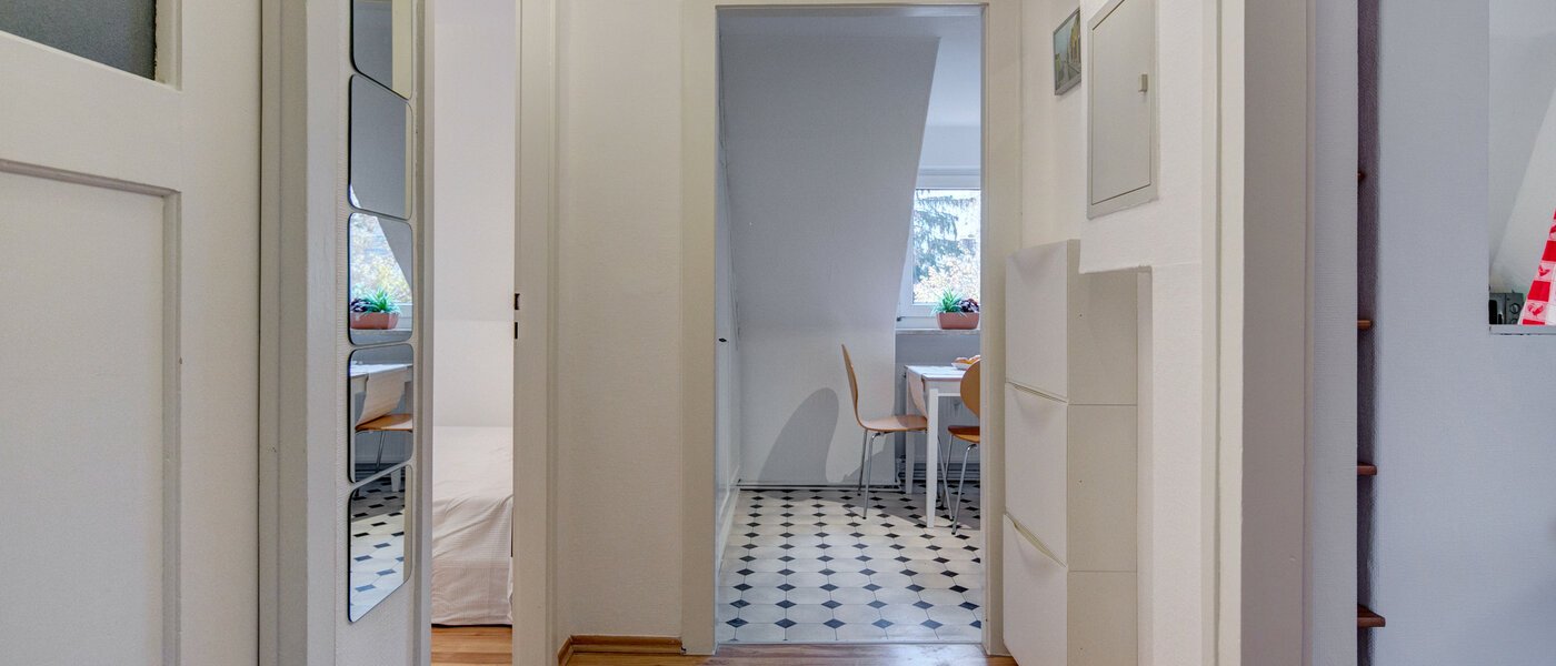 Çatı katı dairesi Gräfelfing 01 Koridor/koridor geçidi 9079