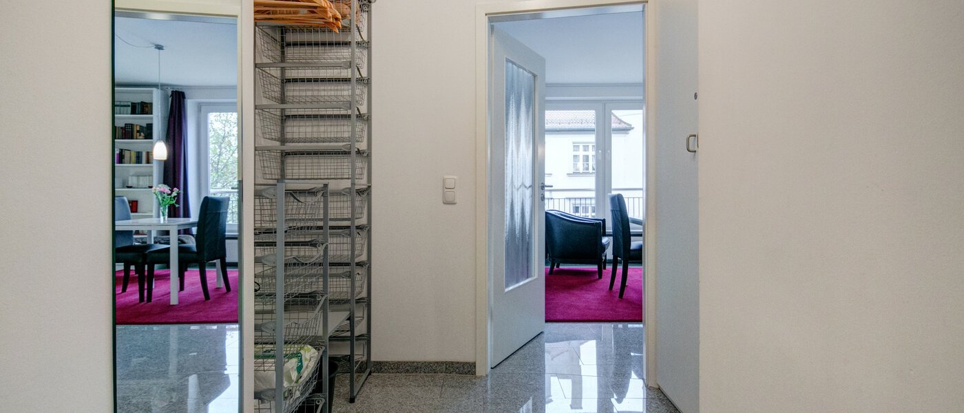 Плоский München Glockenbachviertel 01 Коридор/передпокій 9081