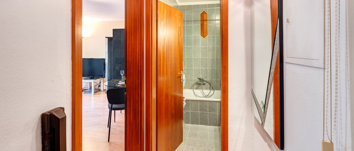 Плоский München Laim 01 Коридор/передпокій 912