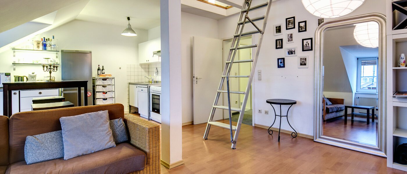 Podkrovní byt München Obergiesing 01 Living 9124