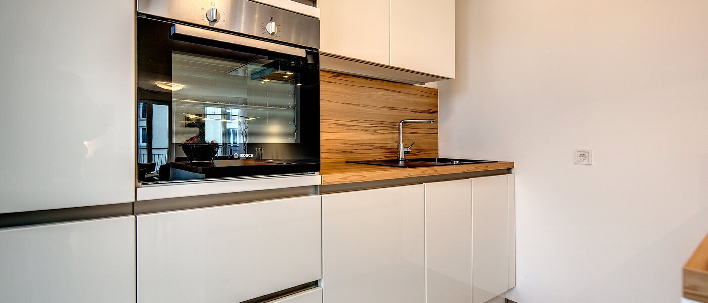 Byt so strešnou terasou München Nymphenburg 01 Kuchyňa 9208