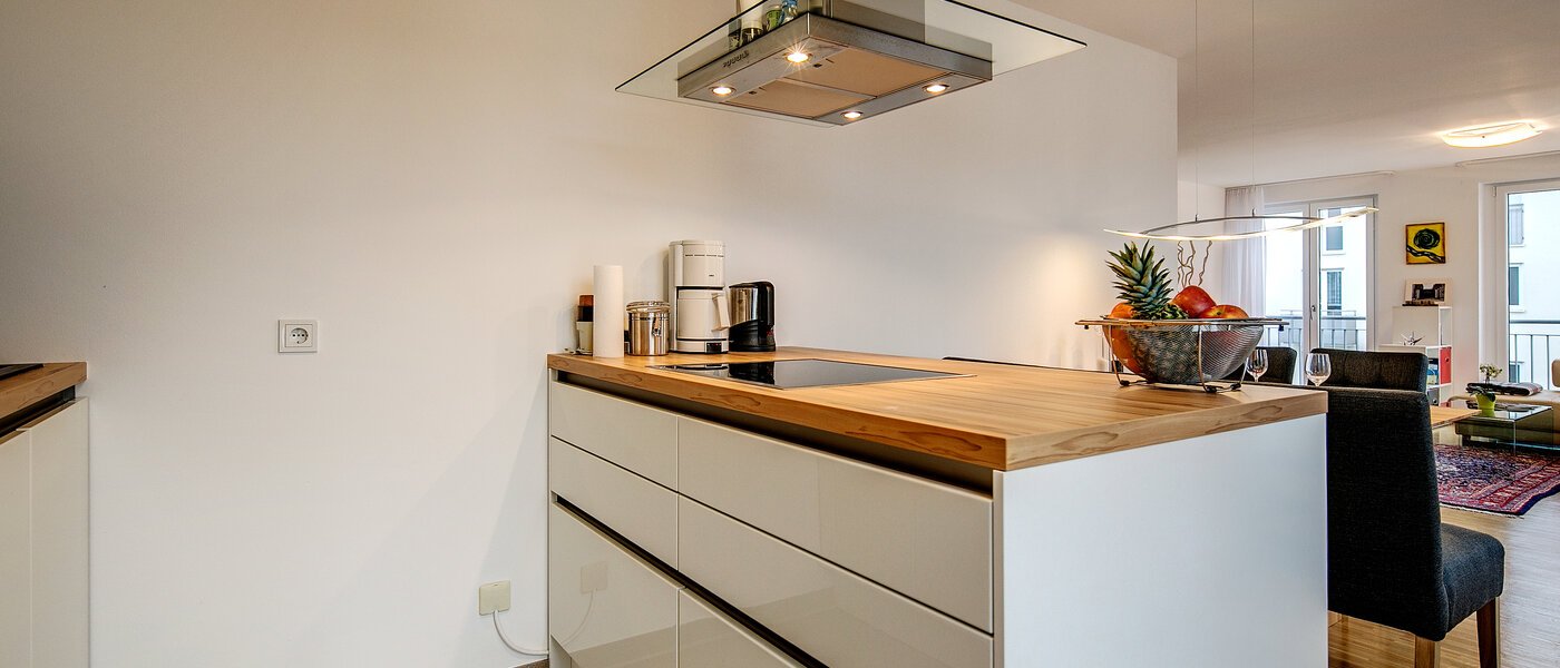 Byt so strešnou terasou München Nymphenburg 02 Kuchyňa 9208