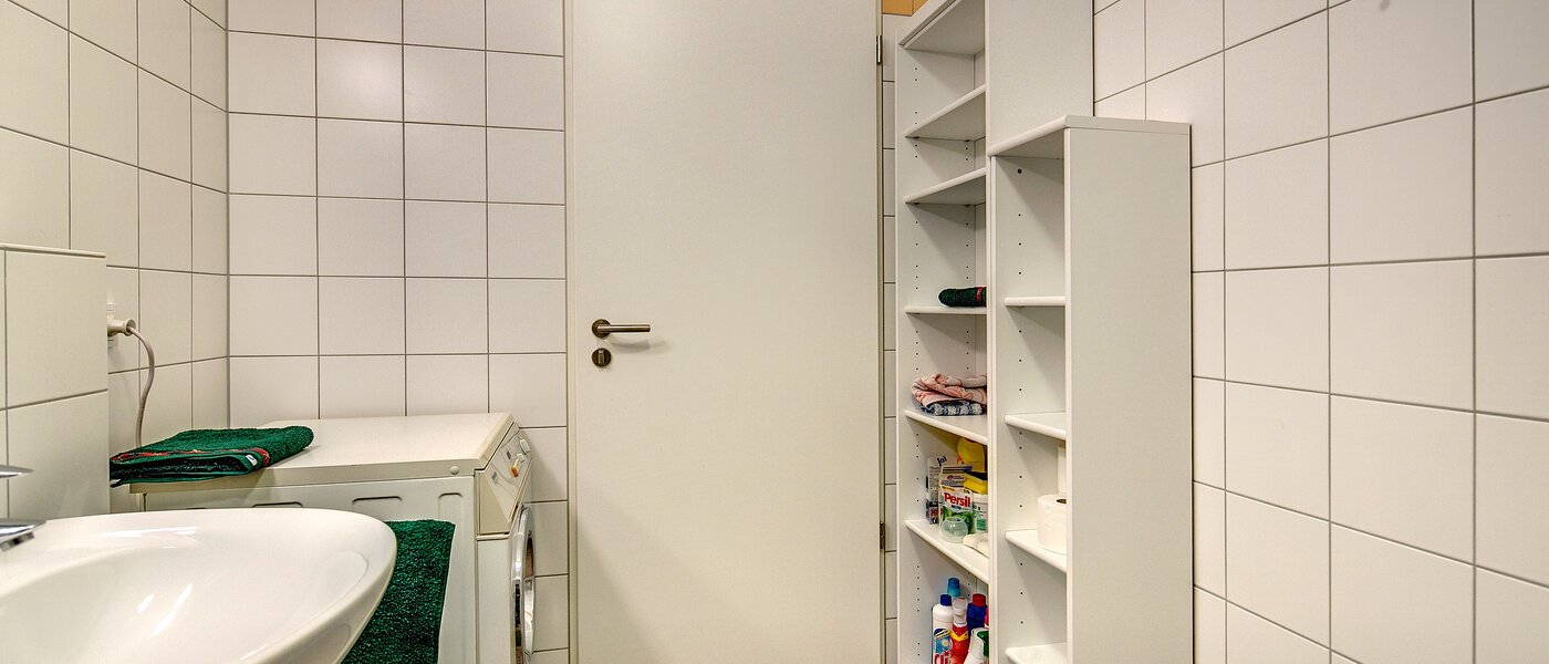 Byt so strešnou terasou München Nymphenburg 03 Kúpeľňa 9208