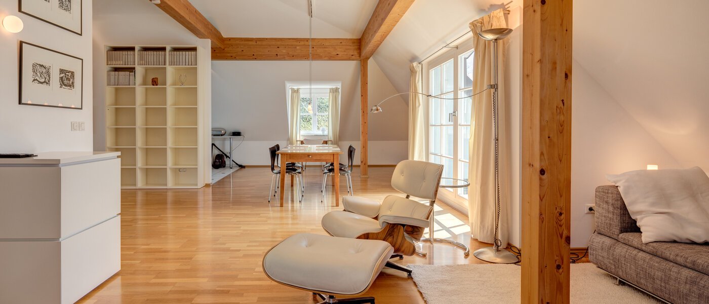 Stanovanje s strešno teraso München Bogenhausen 01 Dnevna soba 9274