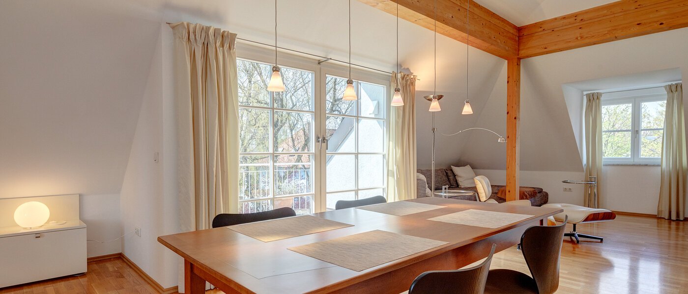 Stanovanje s strešno teraso München Bogenhausen 07 Dnevna soba 9274