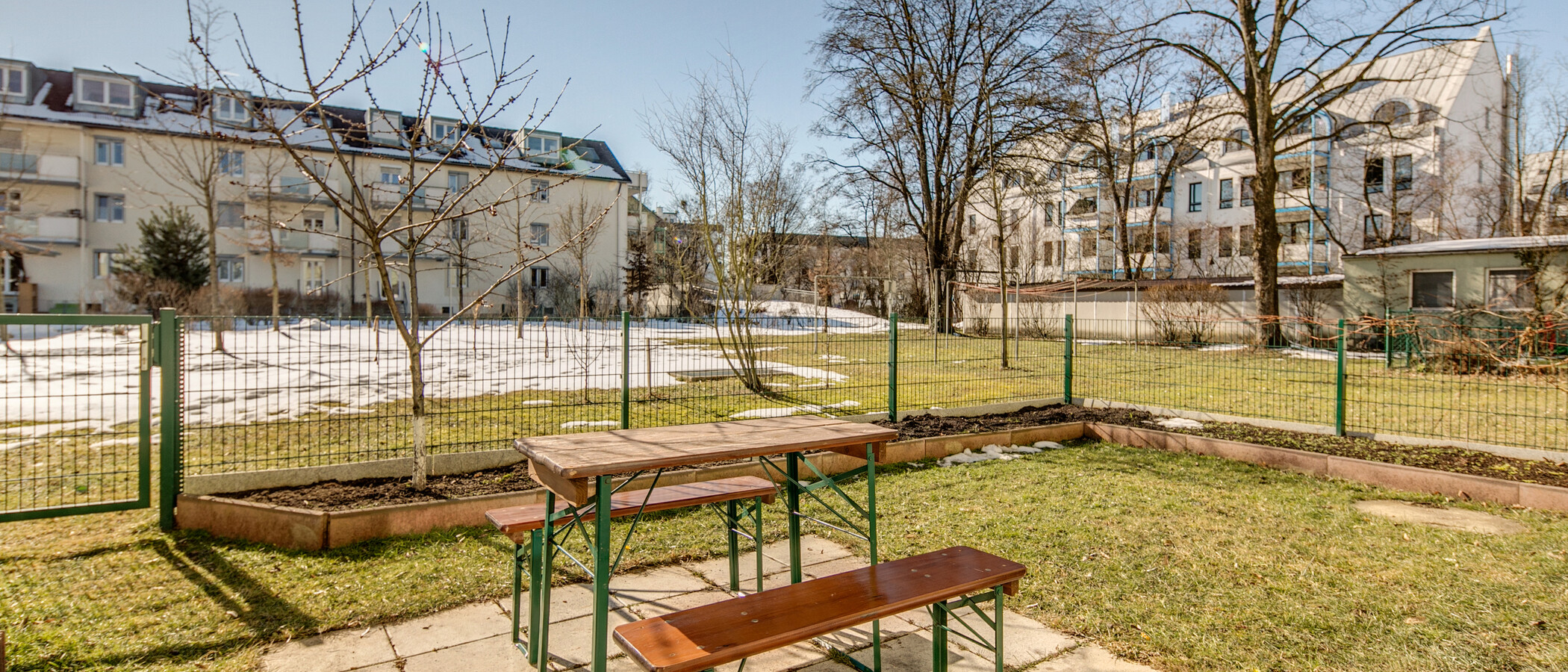 Ploché München Untermenzing 01 Zahrada 9300
