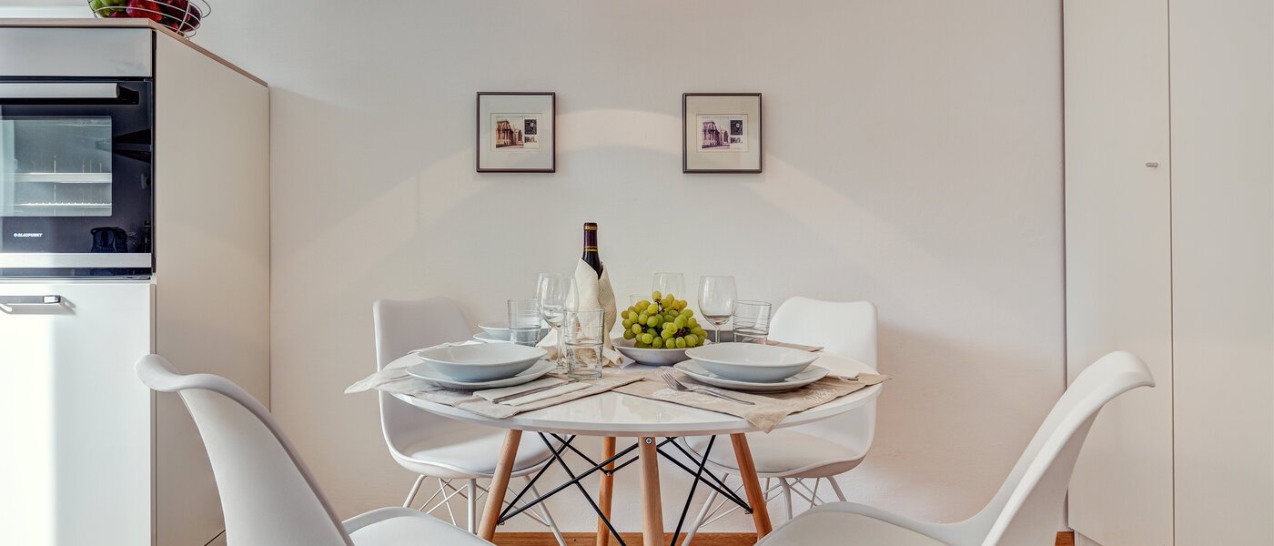 Ravna stran München Maxvorstadt - Universitätsviertel 04 Kuhinja 9459