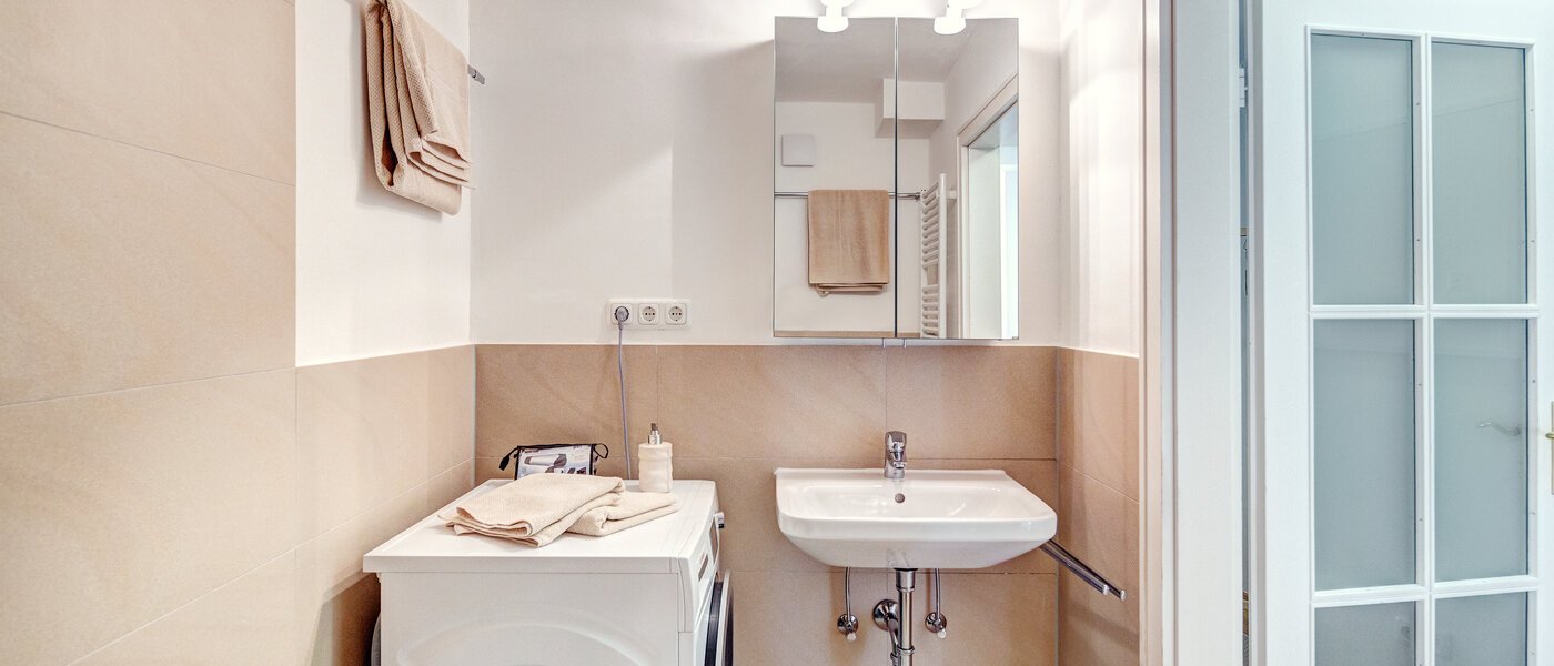 Ravna stran München Maxvorstadt - Universitätsviertel 02 Kopalnica 9459