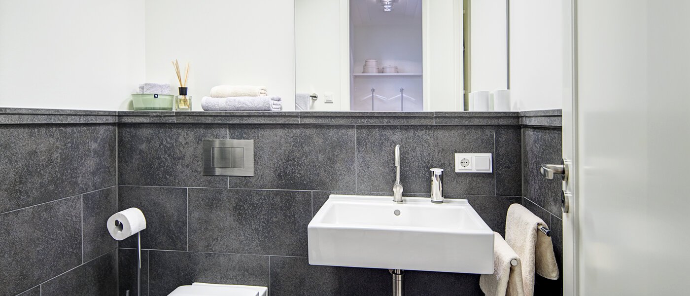 Plat München Maxvorstadt - Rund um den Josephplatz 01 2. badkamer 9480