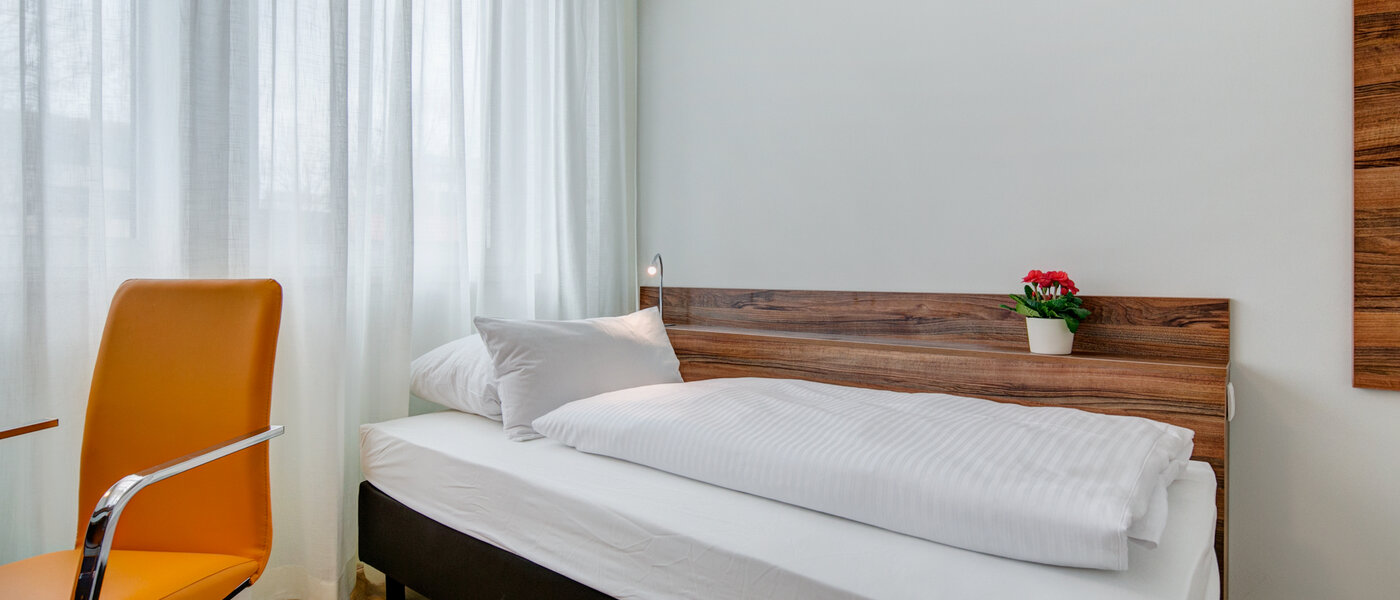 Platt Ismaning 01 Sovande 9506