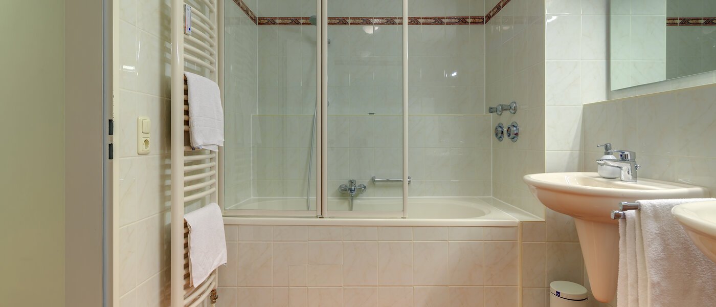 Ploché München Maxvorstadt - Museumsviertel 02 Koupelna 954