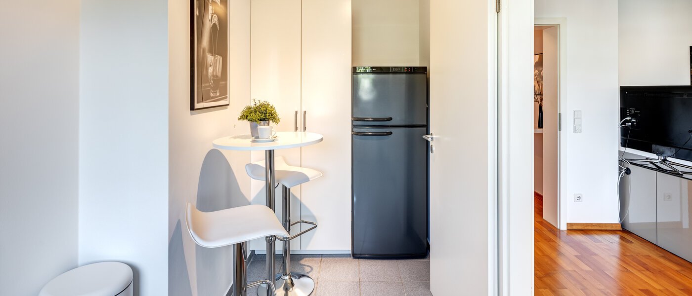 Ploché München Schwabing-Nord (zw. Leopoldstraße & Englischen Garten) 03 Kuchyňa 9573