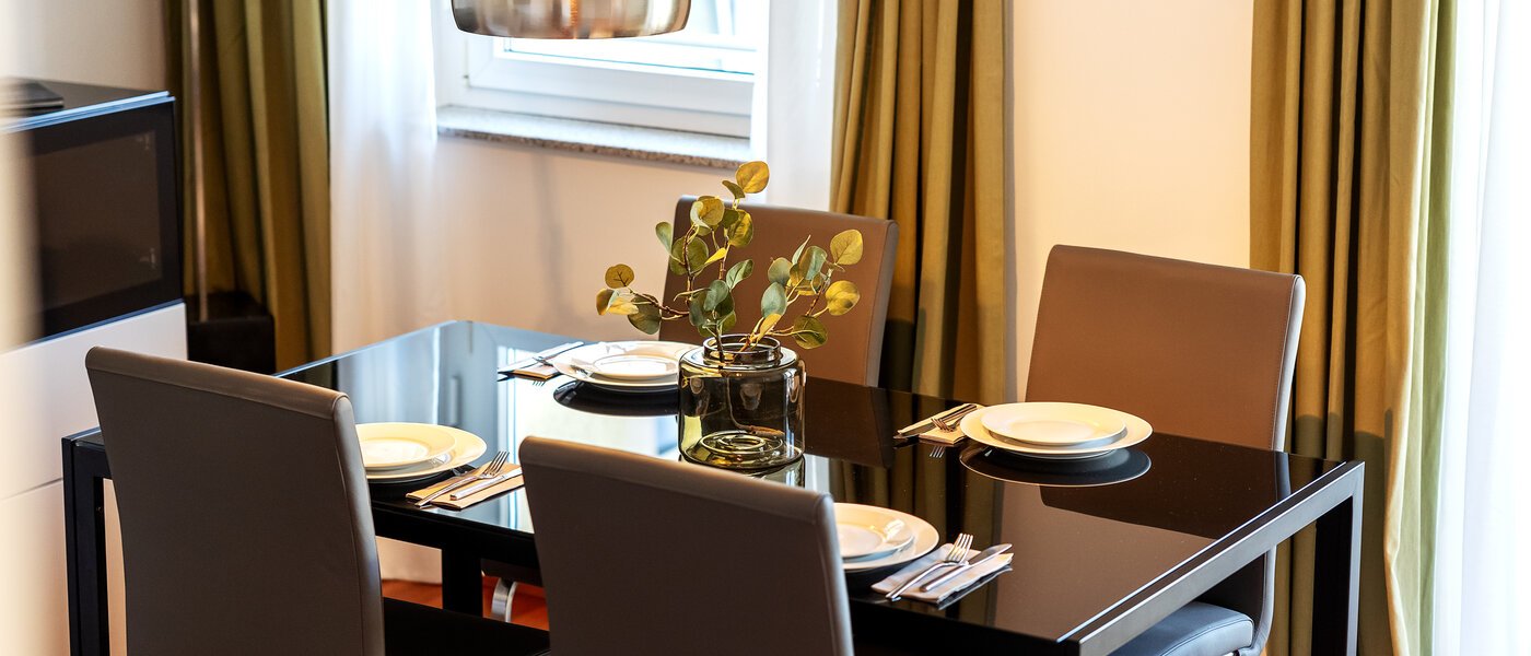 Ploché München Schwabing-Nord (zw. Leopoldstraße & Englischen Garten) 02 Obývacia časť 9573