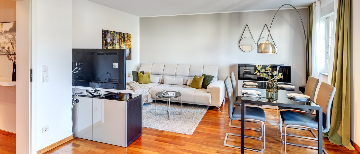 Ploché München Schwabing-Nord (zw. Leopoldstraße & Englischen Garten) 03 Obývacia časť 9573