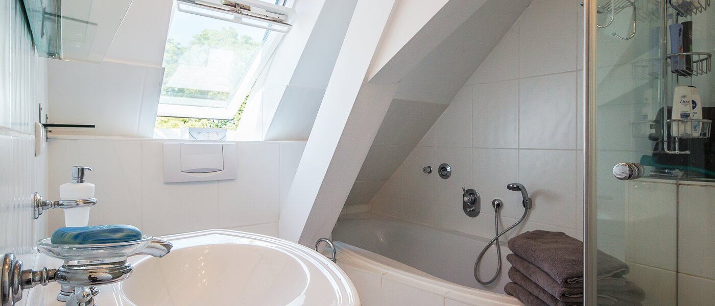 Byt so strešnou terasou München Maxvorstadt - Universitätsviertel 01 Kúpeľňa 9606