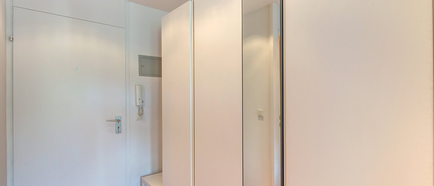 Düz München Schwabing-Nord (zw. Leopoldstraße & Englischen Garten) 03 Koridor/koridor geçidi 9622