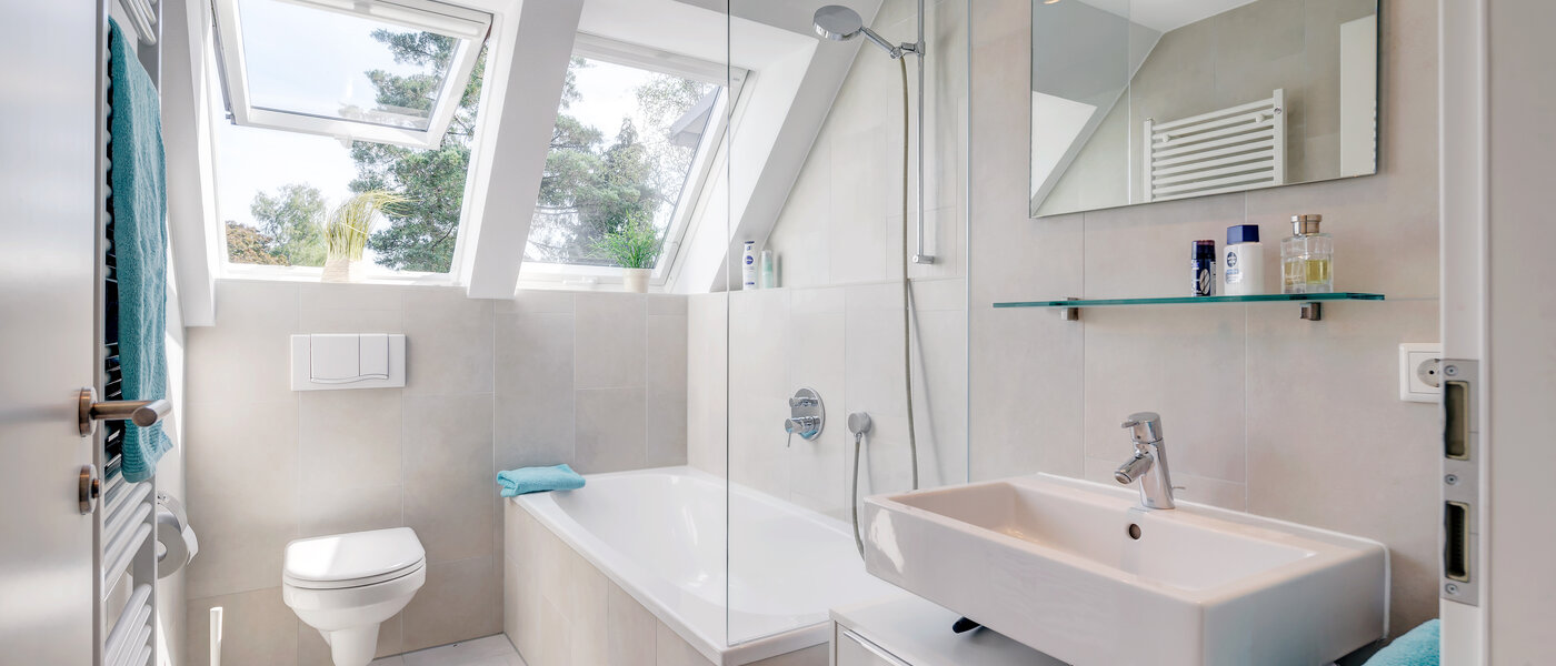 Byt so strešnou terasou München Obermenzing 01 Kúpeľňa 9637