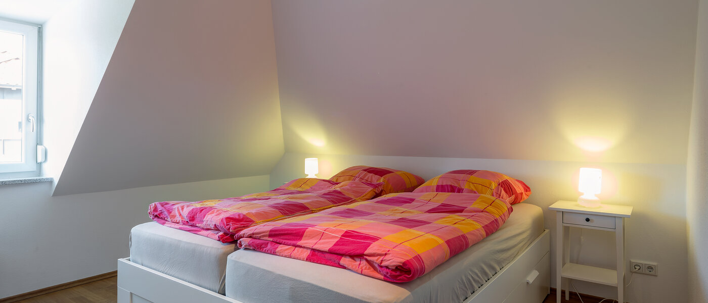 Byt so strešnou terasou München Obermenzing 01 1. spálňa 9637