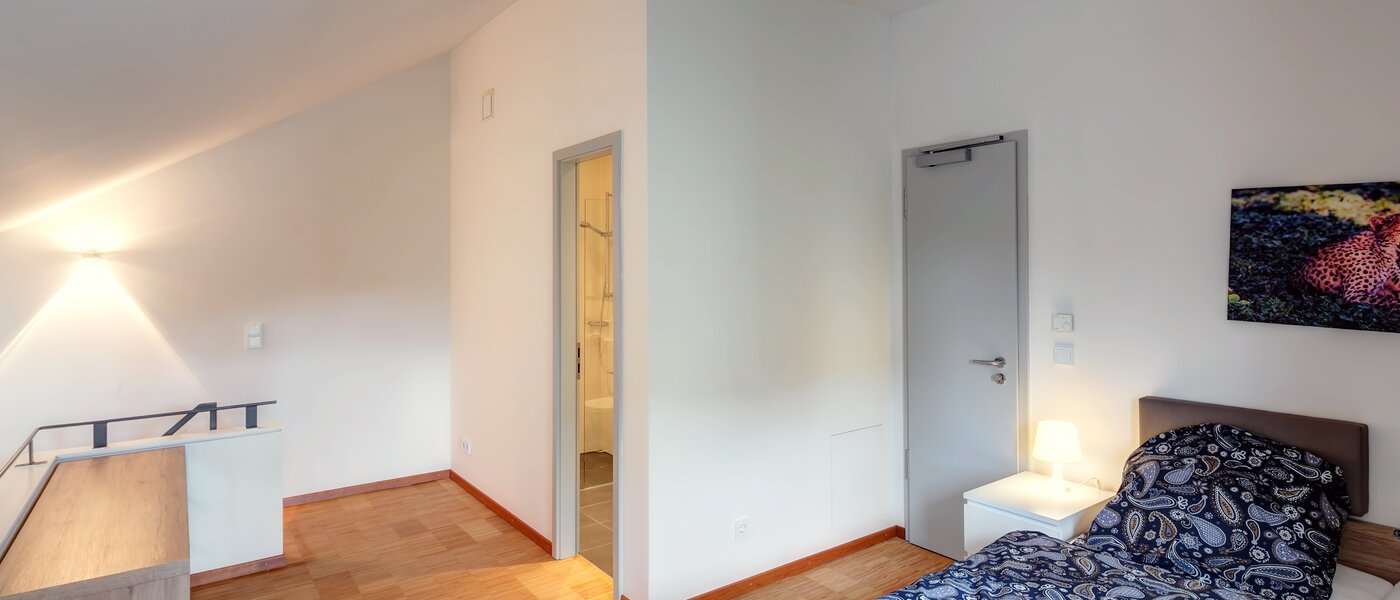 Дворівнева квартира-галерея Unterschleißheim Lohhof 03 Спати. 9676