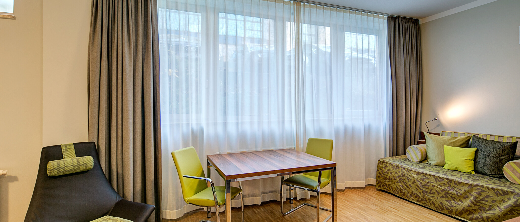 Плосък Ismaning 02 Living 9770