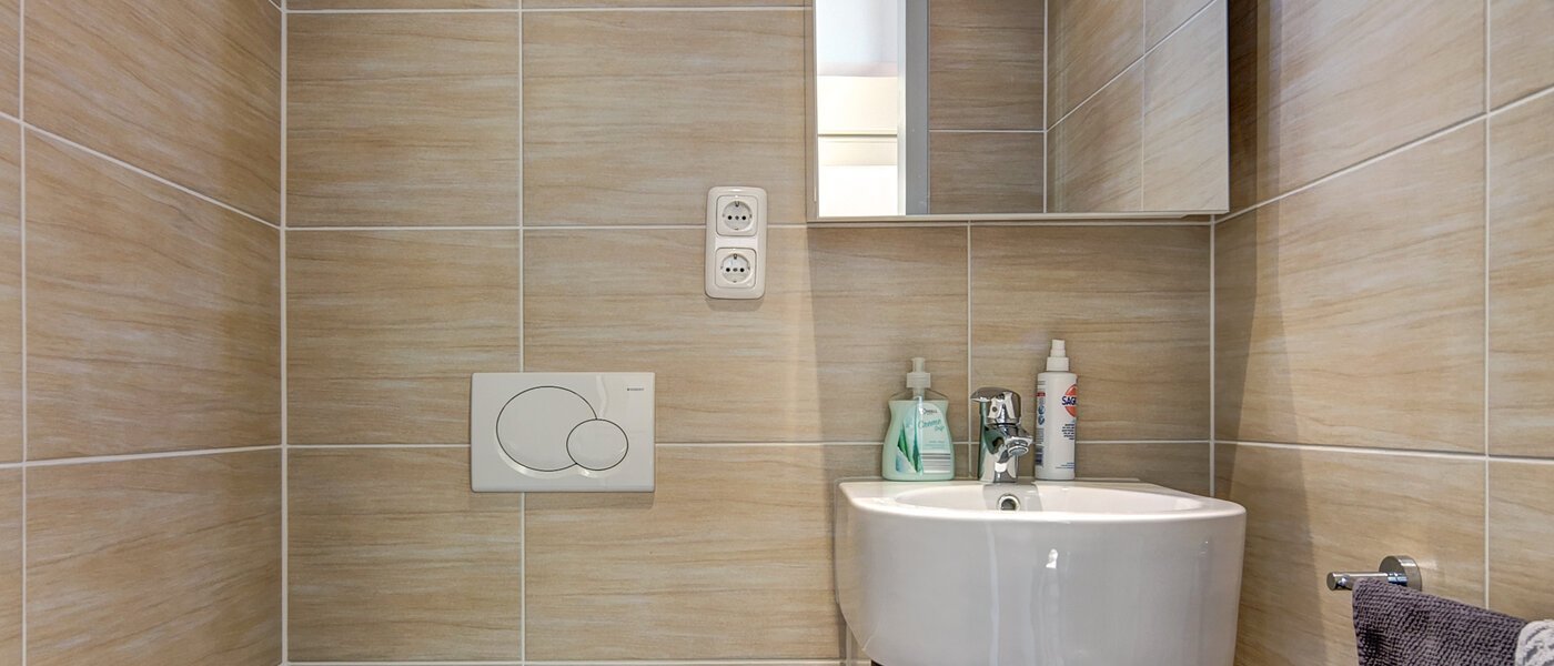 Lapos München Berg am Laim 01 Vendég WC 9783