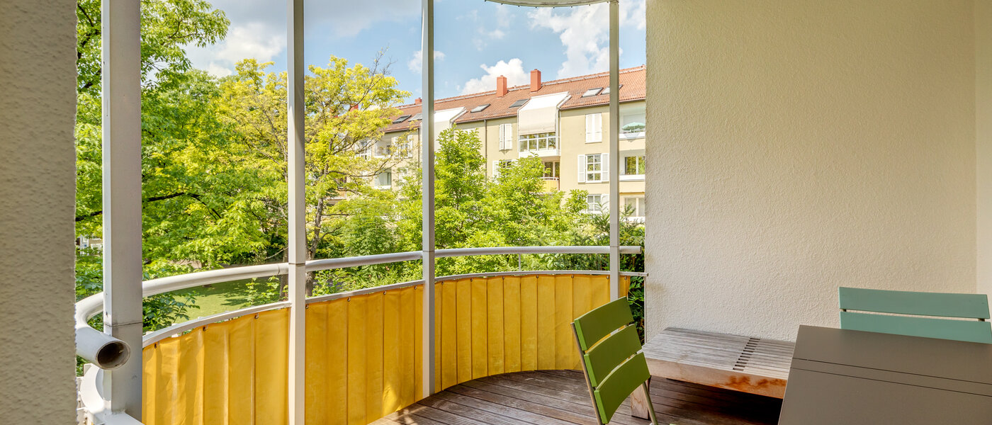 Düz München Nymphenburg-Gern 02 Balkon 9853