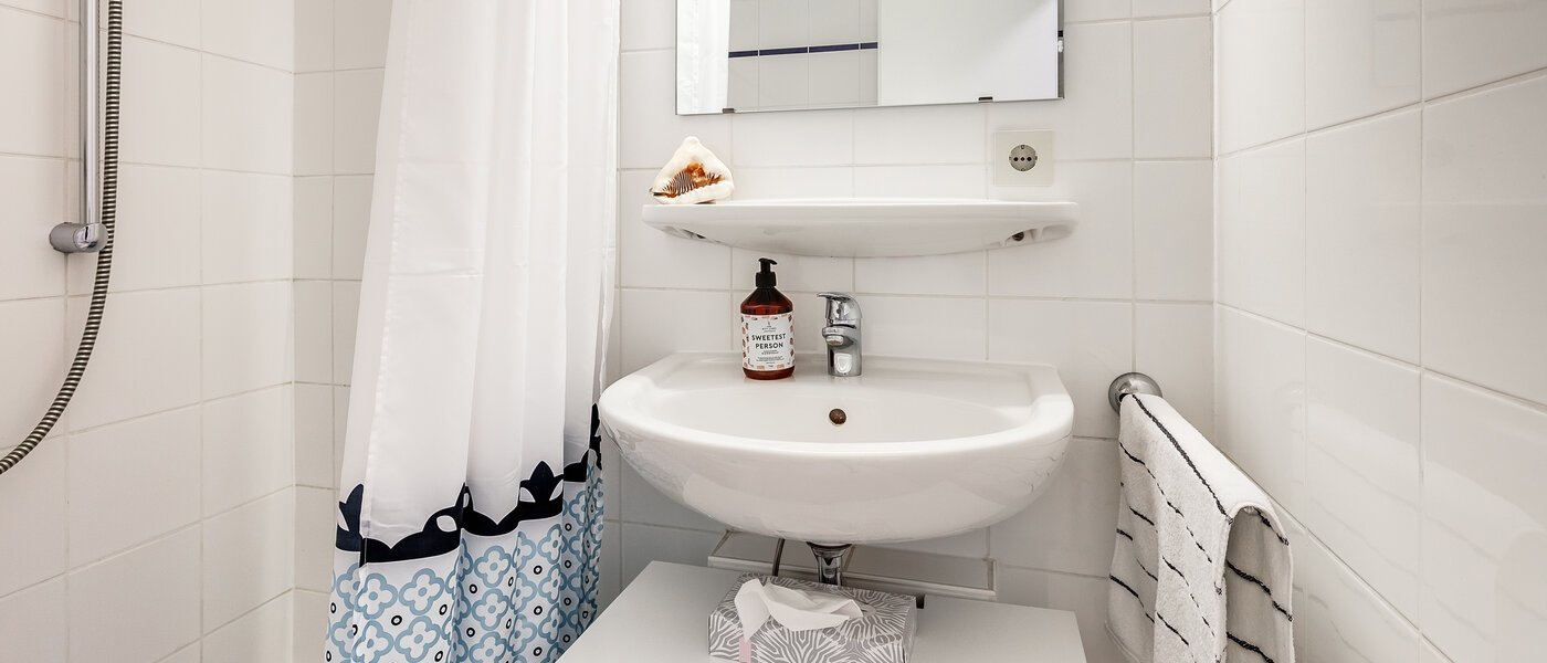 Ploché München Schwabing-Nord (zw. Leopoldstraße & Englischen Garten) 01 Kúpeľňa 9873