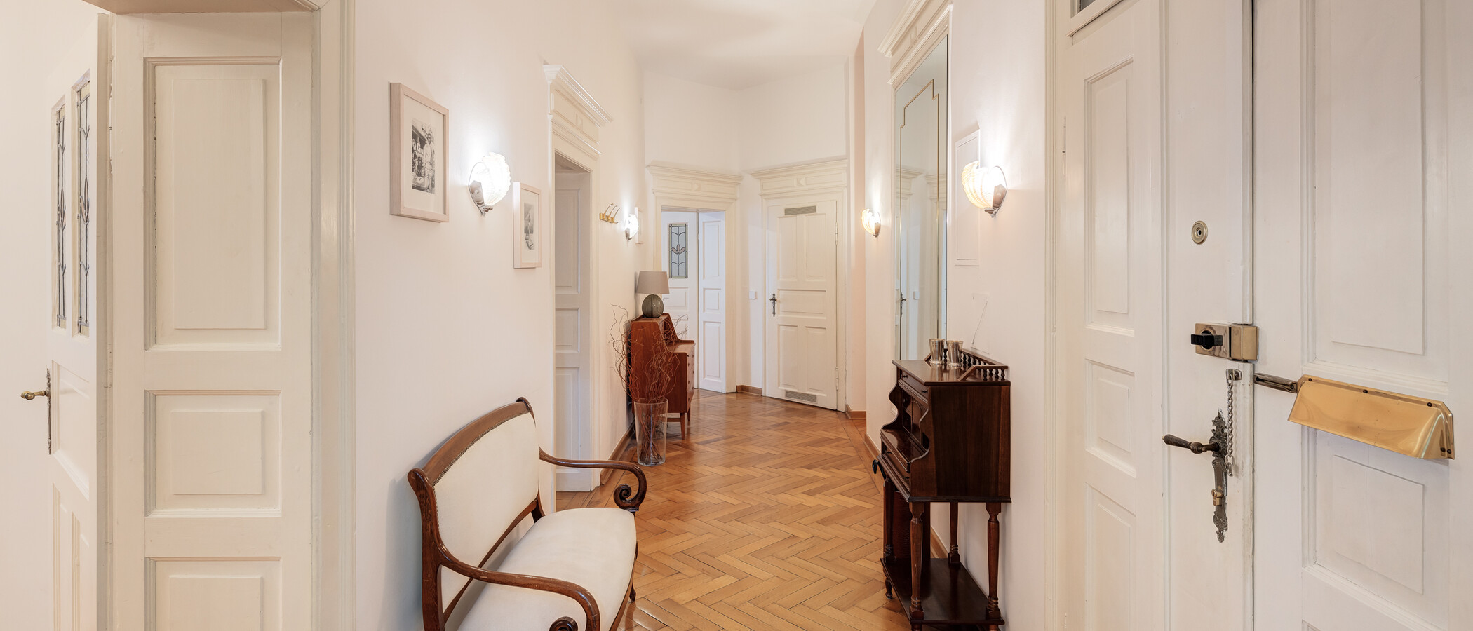 Lapos München Schwabing-Nord (zw. Belgrad- & Leopoldstraße) 02 Folyosó/folyosó 9895