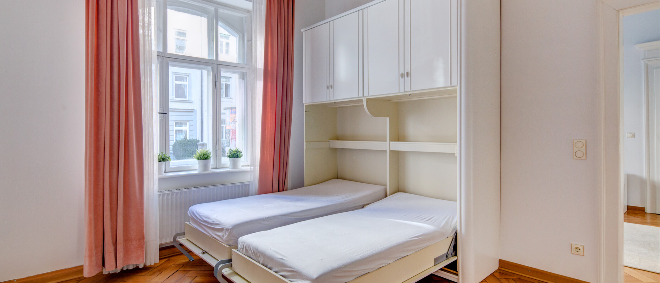 Lapos München Schwabing-Nord (zw. Belgrad- & Leopoldstraße) 04 Étkező 9895
