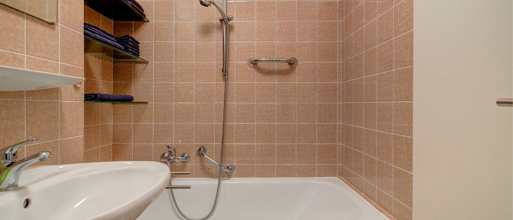 Flat München Schwabing-West 01 Baderom 9967