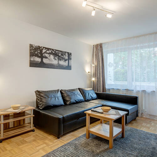 Ravna stran s spletno stranjo . 2 Sobe | München-Ludwigsvorstadt | 10097